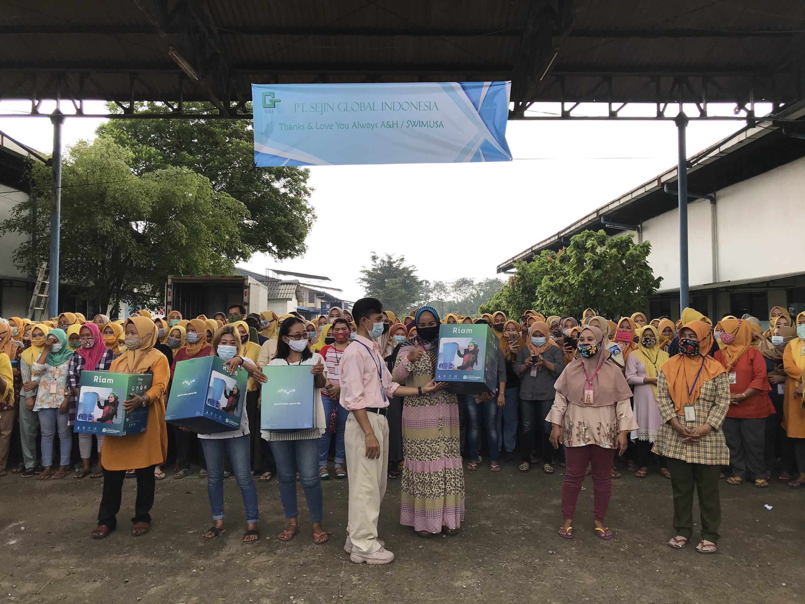 PT Sejin Employees with safe drinking water with Nazava